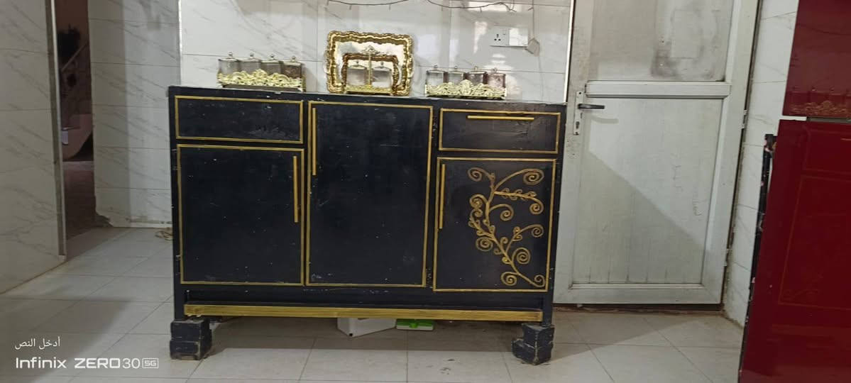 السلام عليكم من رخصة الادمن المحترم عندي كاونتر اربع قطع وعدي تخم قنفات عدد ٢للبيع باسعار مناسبة العنوان بغداد ابو غريب حي غواص *********** بي واتساب مكلف بلنشر @
