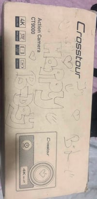 للبيع داش كام 4k وايفاي تربط على التليفون جديده بل كارتونه ما مستخدمه ...