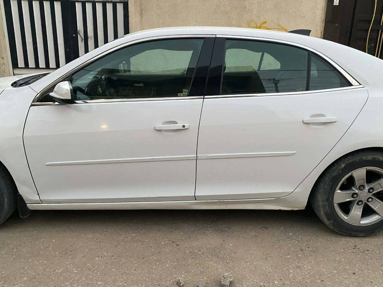 السلام عليكم ماليبوا وارد امريكي للبيع  موديل ٢٠١٥ فئة LS كامله من كلشي تحتاج فقط حدادية بسيطه 
٣ قطع صبغ بدون دواخل سعره 80 وبيه مجال
رقم ***********
