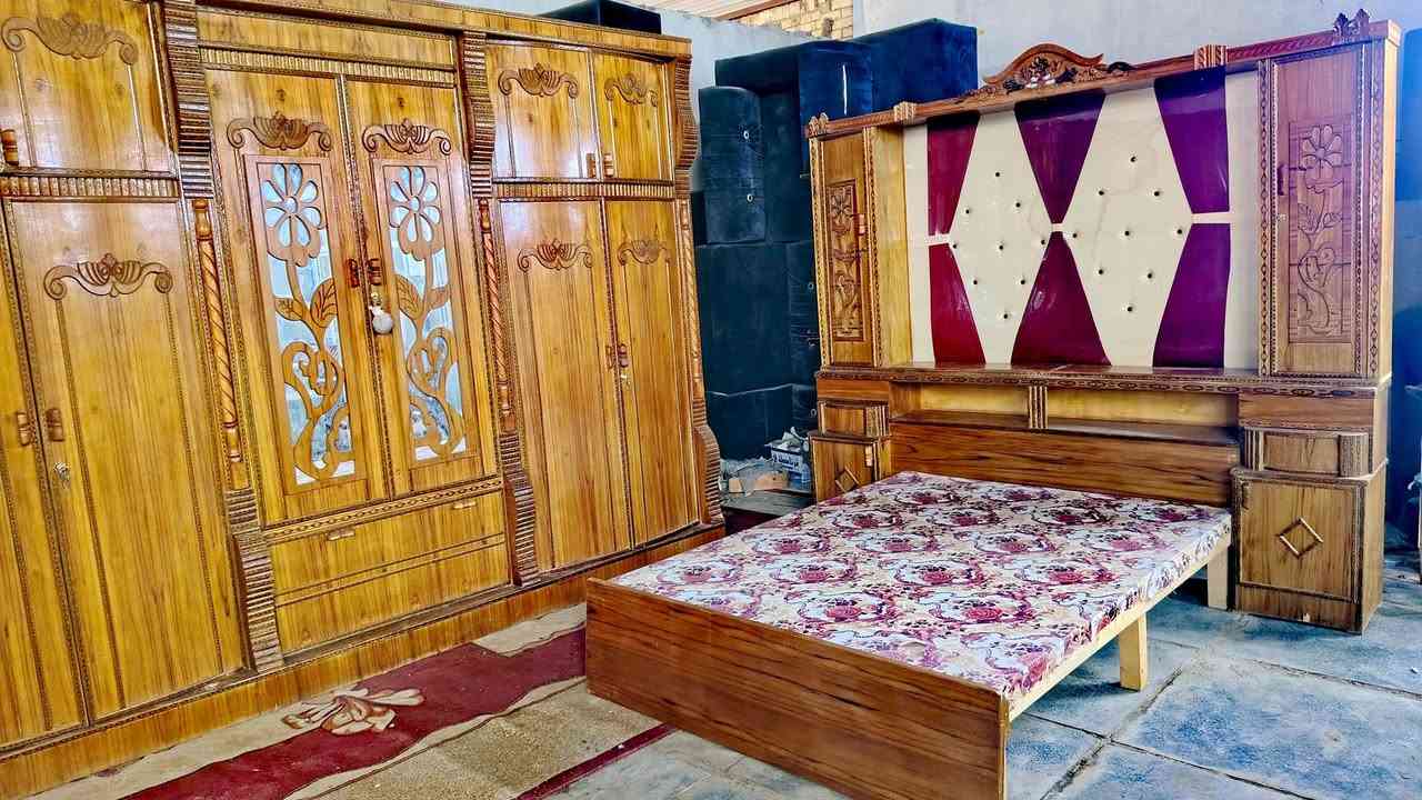 غرفة اخشاب • استخدام قليل • ملحقات كاملة
