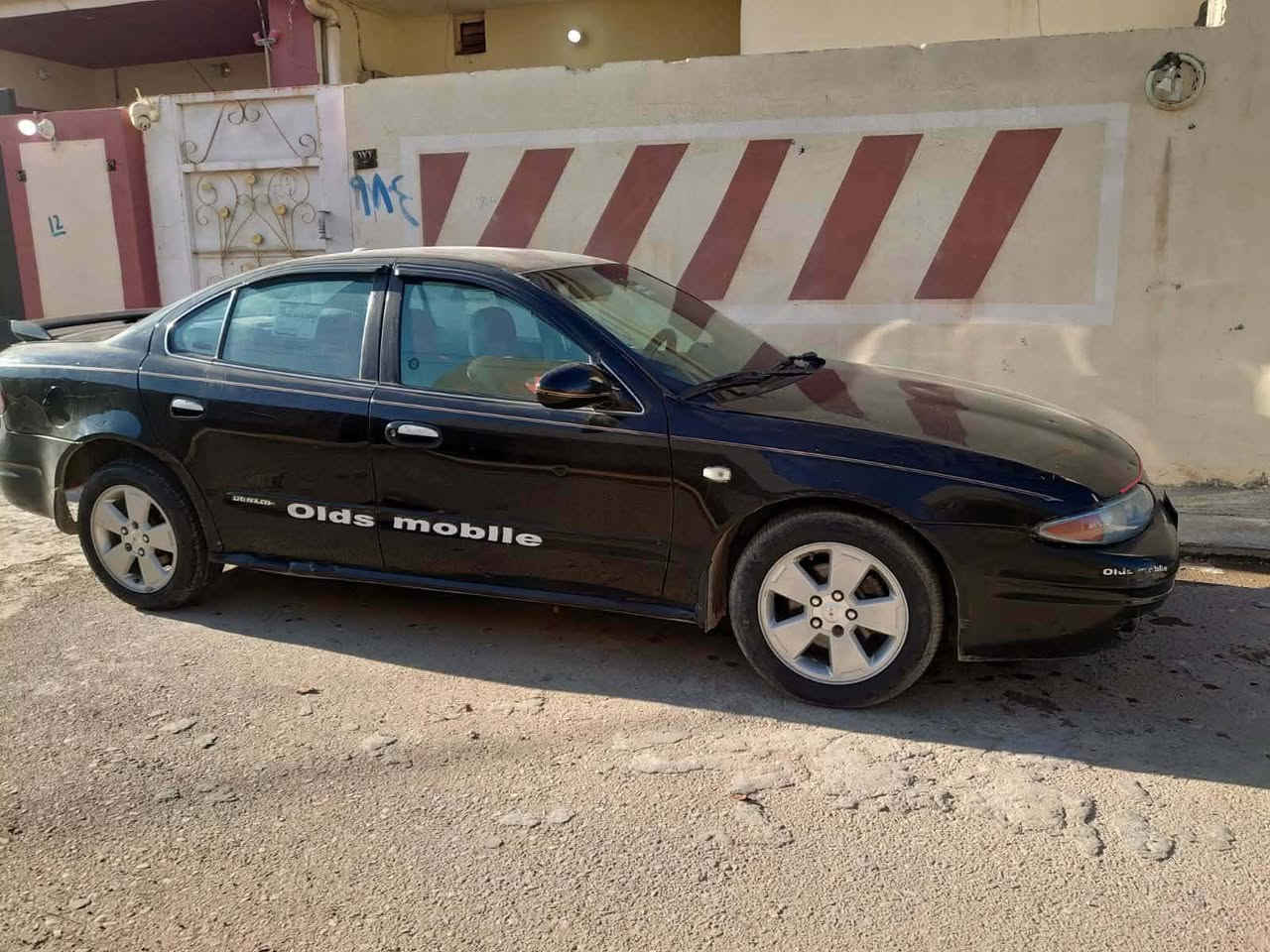 سلام عليكم اولدز  مديل2001 رقم دولي شرط التحويل كير ومحرك كورلا ابو الچف تخم تاير جديد حداديه جديد 
السعر 30بيها مجال 
ترهم مراوس
رقم***********
