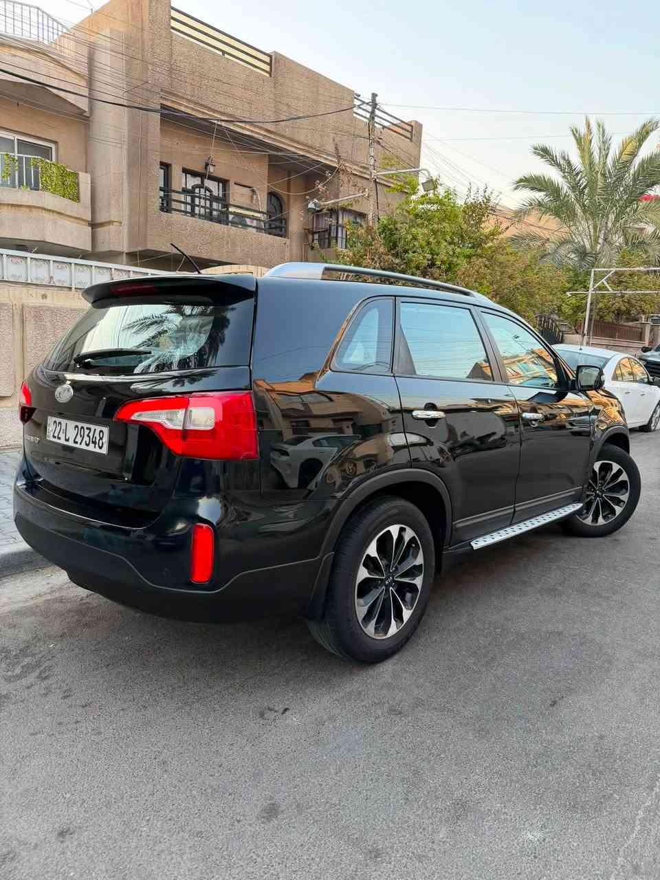 السلام عليكم 
كيا سورنتو موديل 2013 شكل 14خليجي مكينه 2400 دوش سيارة احلة من الصور مواصفات السيارة بصمة تشغيل بصمه أبواب تحكم ستيرن حاكية بلوتوث شاشة كاميرا خليه حساسات خليفي حساسات اماميه تبريد بيانو شاشة لمس كشن كهرباء مري شفط + اشاير بالمري لد امامي خلفي 7 راكب ثلاث قطع تبريد نظام ترحيب ثلاث أنظمة قيادة وبعد بيه هواي مواصفات سيارة بيه صبغ قطعتين بدون دواخل مكينه كير صدر تبريد تخم تاير كله جديد بالعافية عليكم ياخذها سيارة حديدة رقم أربيل سنوية ورقم جدد ثاني يوم تحويل مكان السيارة بغداد الاعظمية سعر 136 وبيه مجال رقم موبايل ***********         ‭***********‬
