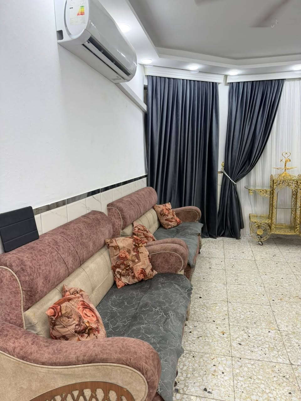 للبيع تخم قنفات تسكام تركي ثقيل
مكاني بغداد الشعب 
السعر. 300الف بيها مجال 
***********8
