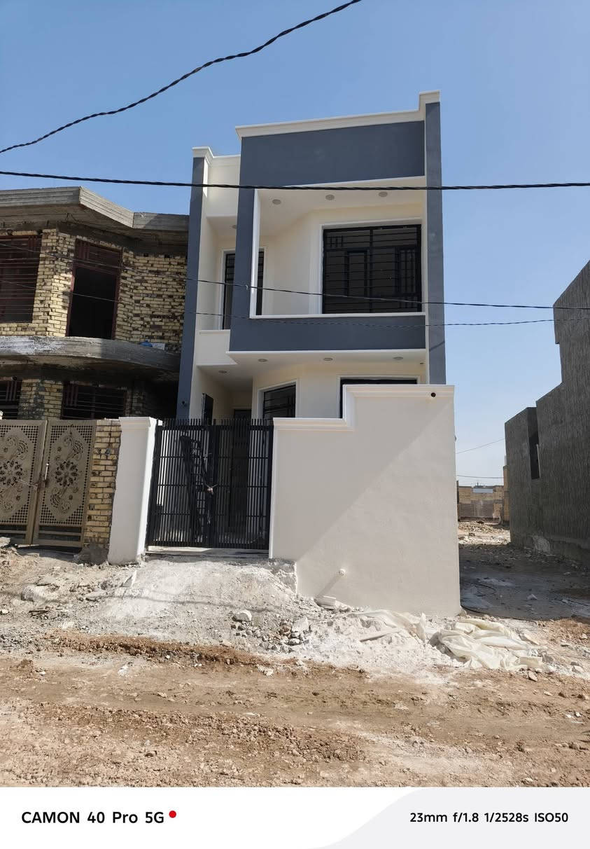 يالله 
السلام عليكم ورحمة الله وبركاته 
دار للبيع المساحه ١٠٠ متر ٥×٢٠ 
طابو زراعي سند ٢٥ 
يتكون من ٢ غرفة نوم 
استقبال، مطبخ، كلدور، مجمع صحيات عدد ٢ 
الاستفسار: ***********
