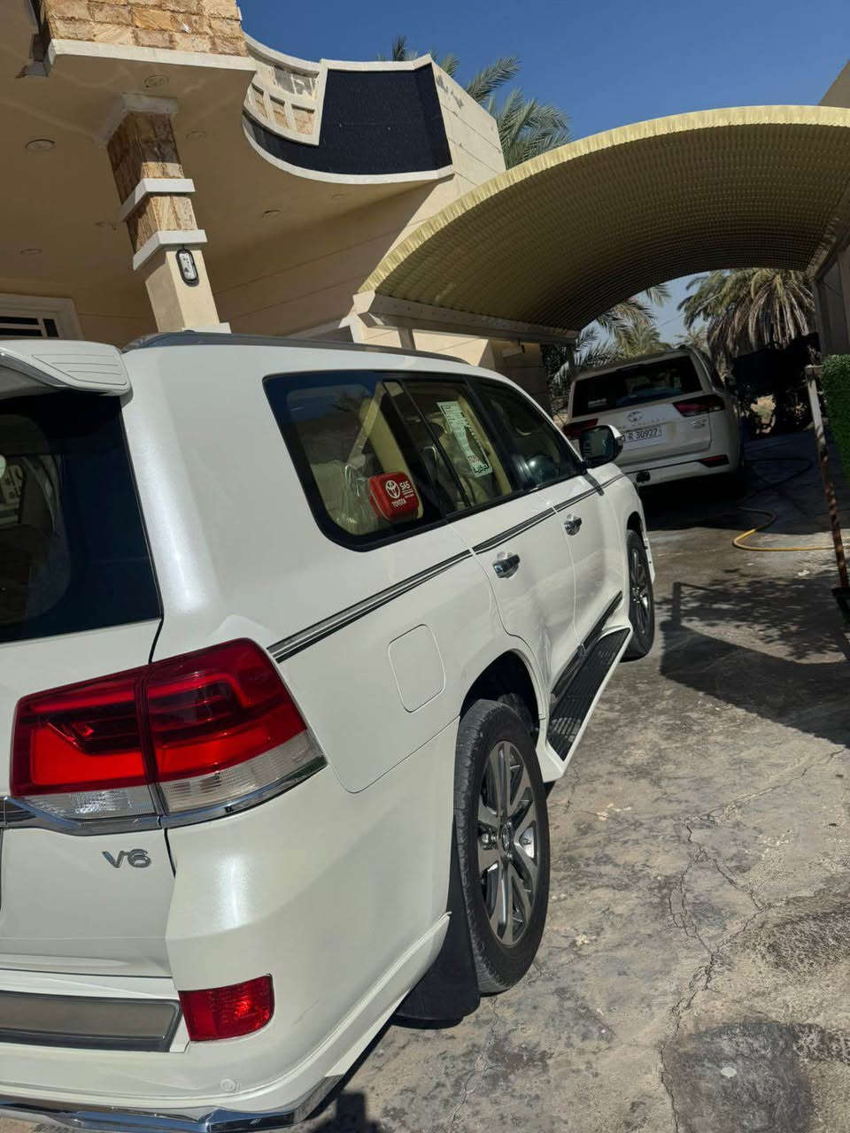 لاندكروز وايت ادشن • ٢٠١٧ • ماشيه ١١٩٠٠٠