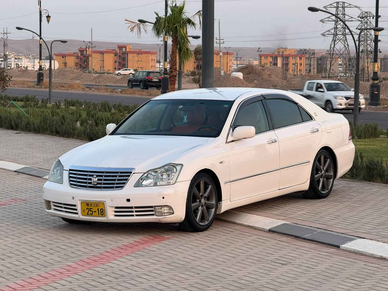 شاهین ٢٠٠٥ • ابيض • مكينة كبيرة