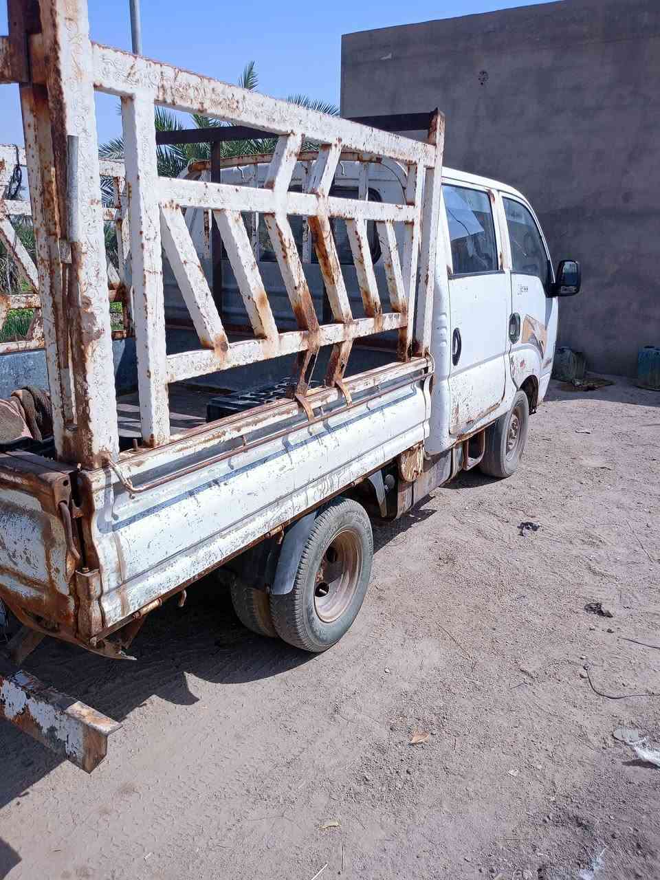 كيه بنكو دبه لقماره 2006 مكينه وكير مكفولات حداديه جديده محرك 3000 رقم بصره مكان السياره البصرة
السعر 65 وبيه مجال رقم الهاتف ***********
