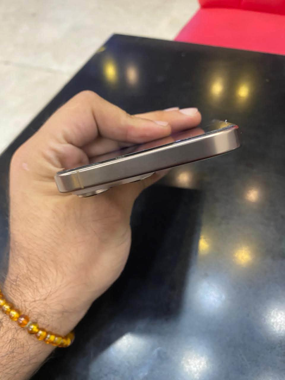 سلام عليكم 16 برو ماكس ماستر شرق اوسط اول ما نزل اخذته ذاكره 256 بطاريته87 كارتونته موجوده الجهاز جديد بي نقطه بالشاشه صغيره ما تاثر بالمس موضح بالصوره سعره 1200 وبي مجال مكاني بغداد ***********

