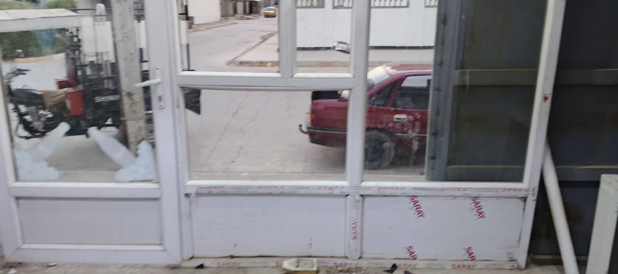 جام خانه مال محل للبيع ارتفاع 3 امتار وعرض 3 امتار مع جام كامل ومرتب  بسعر مناسب وموجود سقفيه طول 3 امتار وعرض 3امتار

اتصال على الرقم ***********
