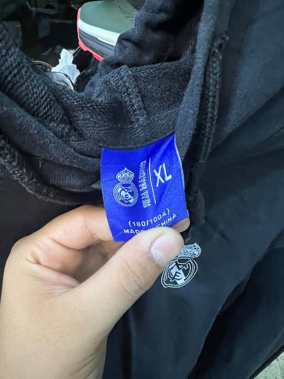 تيشرت رياضي اصلي أوربي نادي الريال مدريد. نضافه          نضافه ٩٠/ ١٠٠. قياس Lx وتساب ***********.             سعر ١٠تالف
