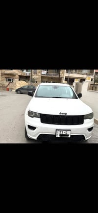 جراند شيروكي • ٢٠١٥ • ١١١ الف مايل