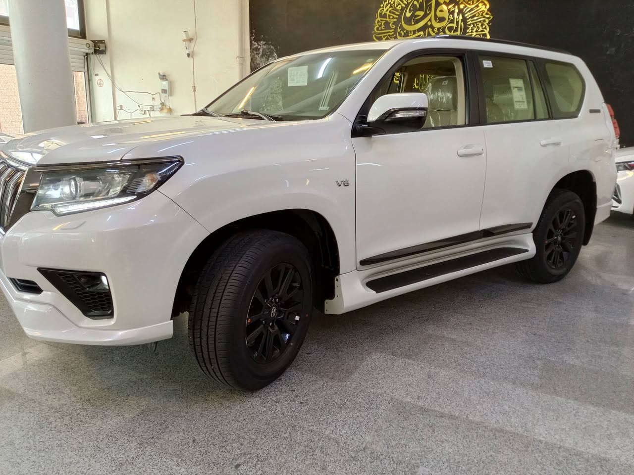 سلام عليكم
برادو VX 2021  
رقم بغداد 
العداد واضح بل صور
فتحه
دشبول ليزري
دخل صاج
بطاين جلد
كشنات جلد
كرسي كهرباء 
مري كهرباء 
ثلاجه وسطيه
اناره ترحيب بل باب
تبريد ثلاث قطع 
سبه راكب 
شاشه جبيره 
كامره خلفيه وحده
شباك نيكل 
اناره LED بل كامل 
ويل اسود
تجم تاير جديد 
سياره كفاله من صبغ ولبارد وتبديل
مكان الكراده 
***********
