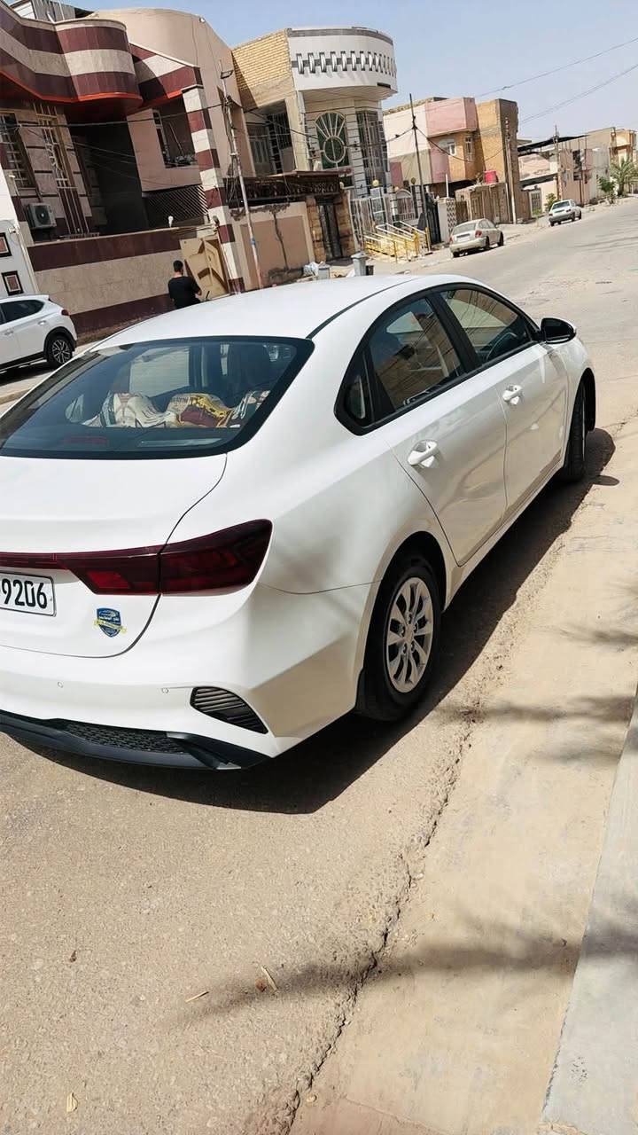 سلام عليكم 
سيراتو 2024 رقم اربيل الدولي بسم شركه تريد وكاله تريد تحويل مكينه 1600 قطعتين تبريد تحكمات صوبين لد نهاري ماشيه 50km السياره جديده كير مكينه تبريد ب الكارتون كفاله عامه حته من الشخط مكانه ب النجف 
السعر 166.        اي ستفسار 
***********
