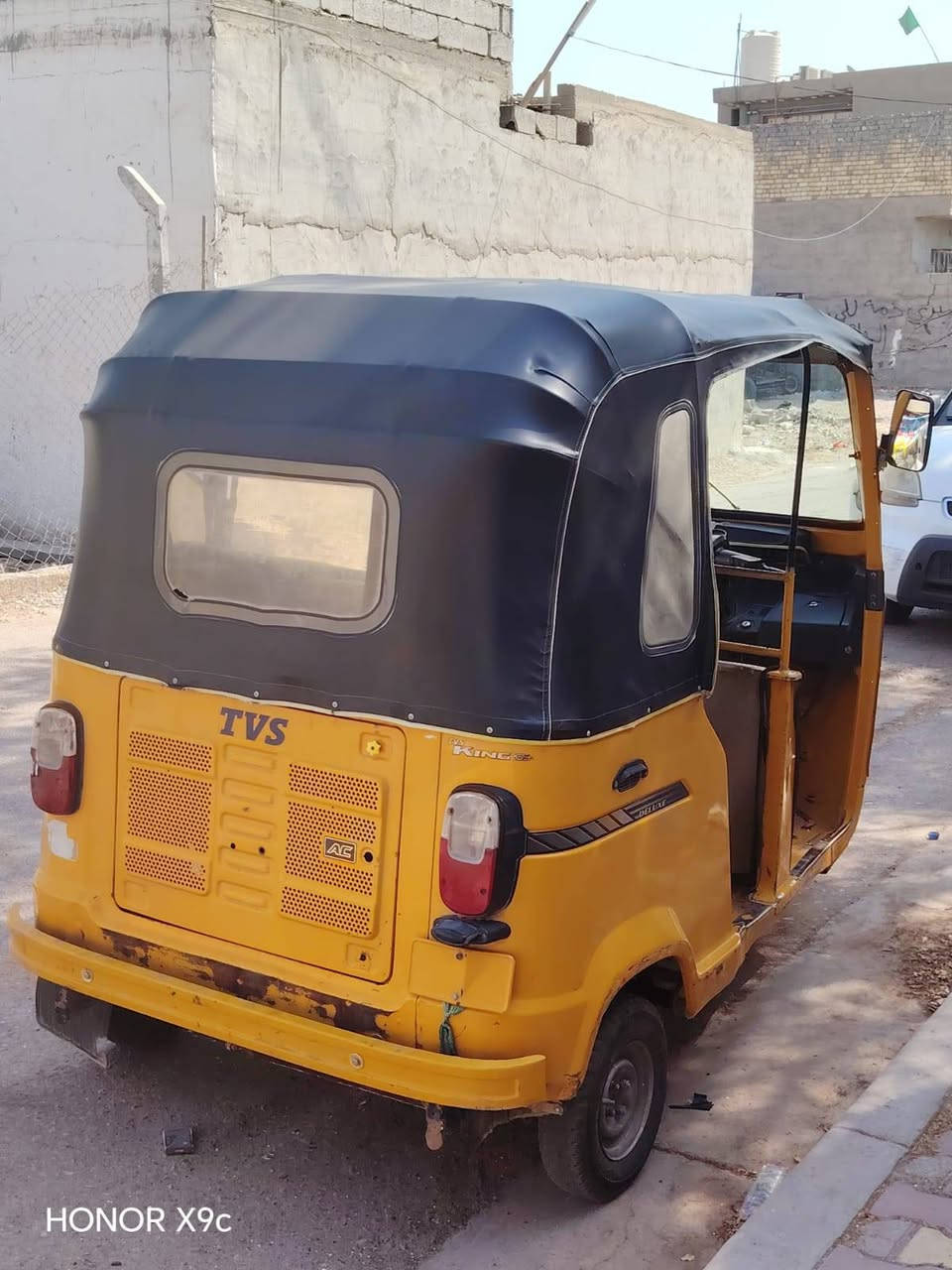 سلام عليكم شباب تكتك لبيع موديل 2020 ب4500 وبيها مجال نضافه 90 اوراق مو رقم مكان جسر ديالى ***********
