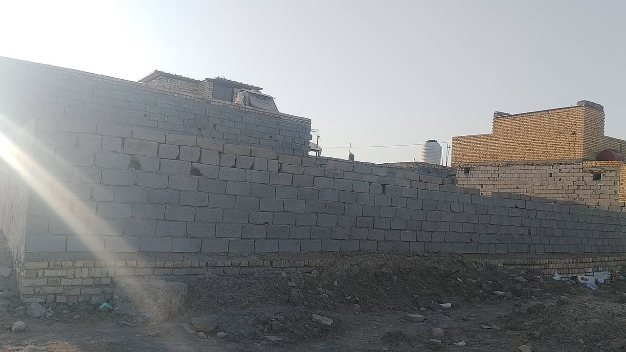 السلام عليكم
يوجد قطعة ارض زراعي مساحه 125 واجه 7.5

ونزال 16.5 القطعه  بناء بلوك منفرد على شارعين 

مكانه  تضحيه بجهة المالكي القطعه مدكوكه بتلو وسياج ومدفونه وسعره حلو 

للتفاصيل اكثر اتصال ***********
