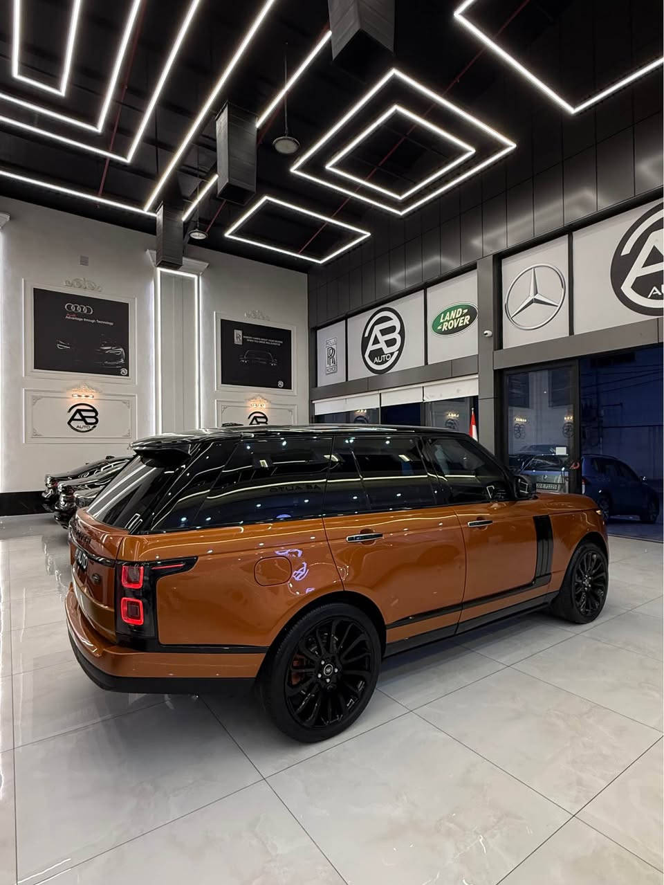 RANGE ROVER VOGUE

2014        
شريكه سردار 
V8 SUPERCHARGED |

5.0

510 HP |

FULL OPTION

فخامة بريطانية  

2014 موديل

محرک 5.0 V8

Supercharged

بيها كم قطعه كلير 

قوة 510 حصان

قير أوتوماتیک 8 سرعات

4WD دفع رباعي

تعليق هوائي إلكتروني

Terrain Response

فتحة سقف بانورامية *

داخلية جلد فاخرة

مقاعد كهربائية + ذاكرة

تدفئة المقاعد

دركسون متعدد الوظائف

شاشة وسطية

كاميرا خلفية

حساسات أمامية وخلفية

مثبت سرعة

Xenon + LED إضاءة

Meridian نظام صوت

دخول وتشغيل بدون مفتاح

مرايات كهربائية ومدفأة
Black Edition جنوط

***********☎️ أربيل, العراق
