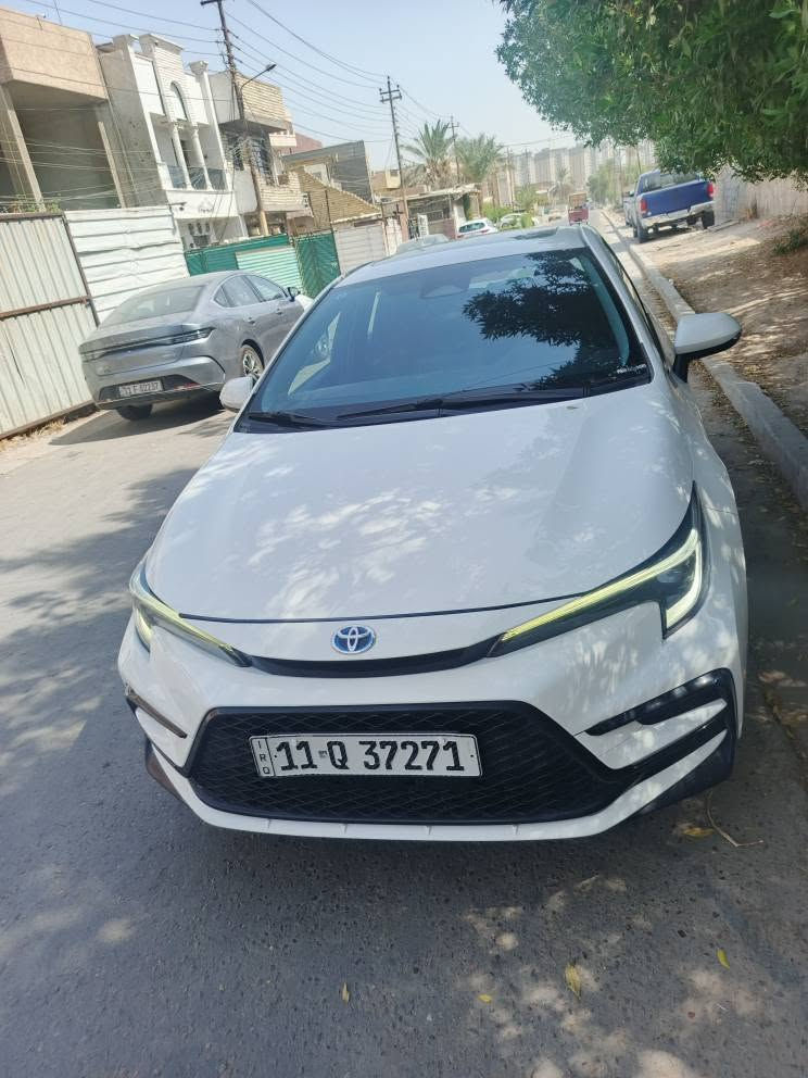 كورلا 24 هايبرد فئة اس s رقم بغداد باسمي شرط تحويل ثاني يوم هزة وسنوية ورقم كله جديد مكفولة من الصبغ بيهه بارد بالبابتين مال السائق والخلفي اثر طخة دراجة ورجعته بارد سيارة فول فتحة سلايد بصمة وكشنات جلد أسود وكشن كهرباء ورادار وتحديد مساروكاميرا ولدات امامي وخلفي ويل 17  سيارة نظيفة ماشية 43 مكاني بغداد حي الجهاد الاتصال على الرقم *********** السعر 150 ورقه بغداد, العراق
