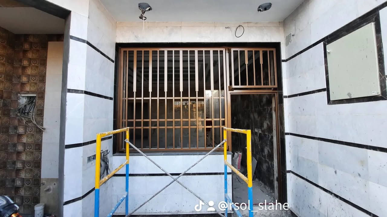 سلام عليكم صبغ بيبان وشبابيك صبغ درجة اولى
داخلي وخارجي جدران ايضا 
***********
