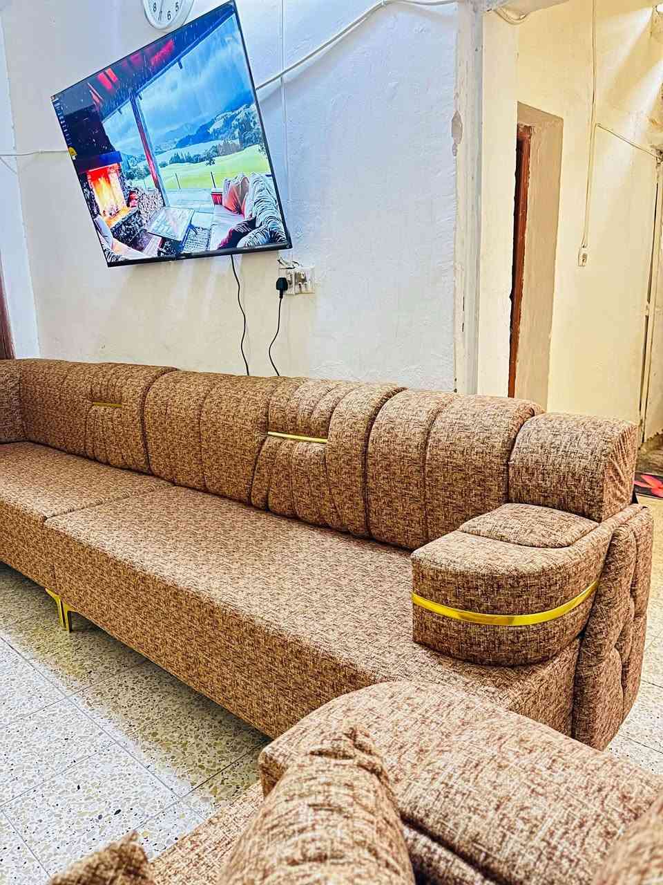 ديوانات جدد 22مقعد14م يكفي استقبال 6ب4 حطاطه المقعد مالته خشب بلاويد اسود كوشات وياه مكاني هبهب لاتصال ***********وتساب
