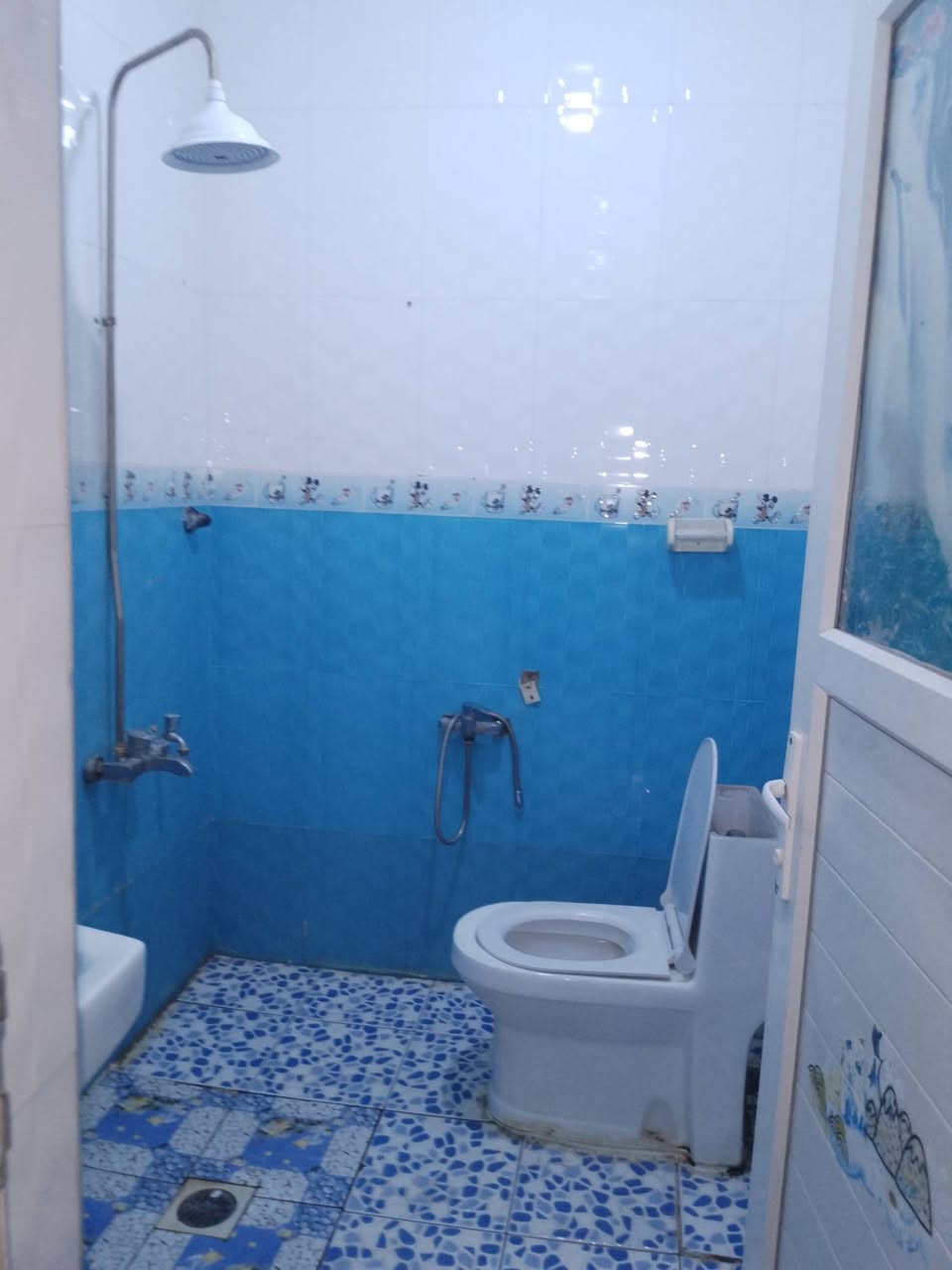 اجار فقط بشارع الحوزة شارع ميثم التمار قريب علشارع اجاره 225قفل مطلوب عائله ازغيره للستفسار اتصل ***********مكتب بركات الصدرين للعقار
