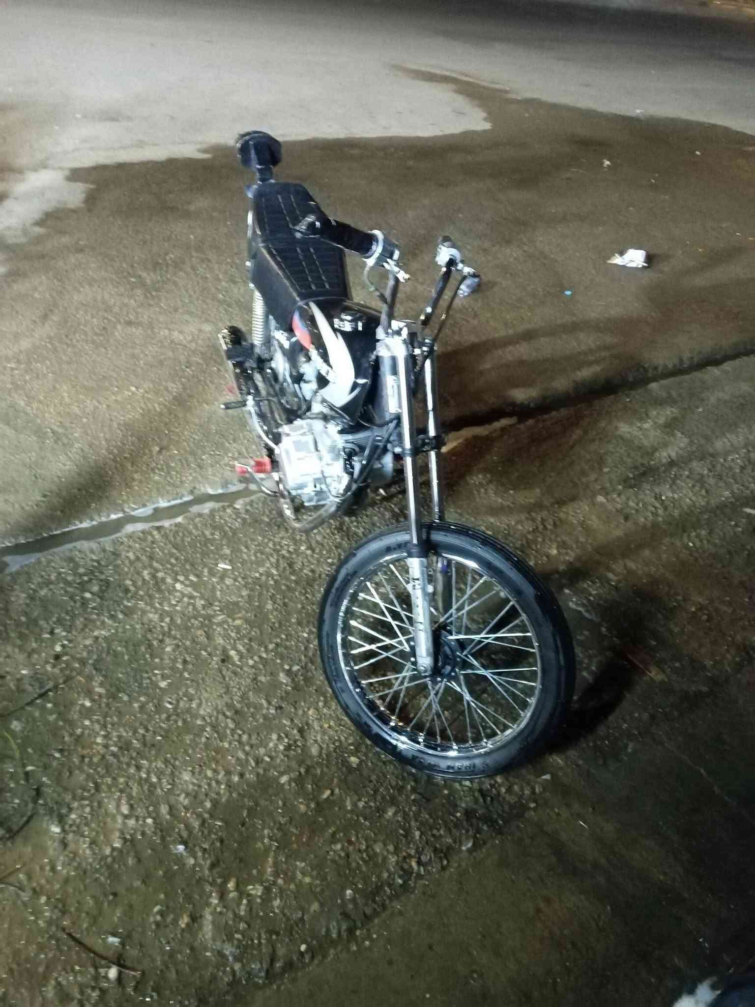 شباب هاي درجه لبيع موديل 2021فول اي عيب ما بيهه ما مفتوحه سعره 360وبيه مجال غليل وهذ رقمي ***********
