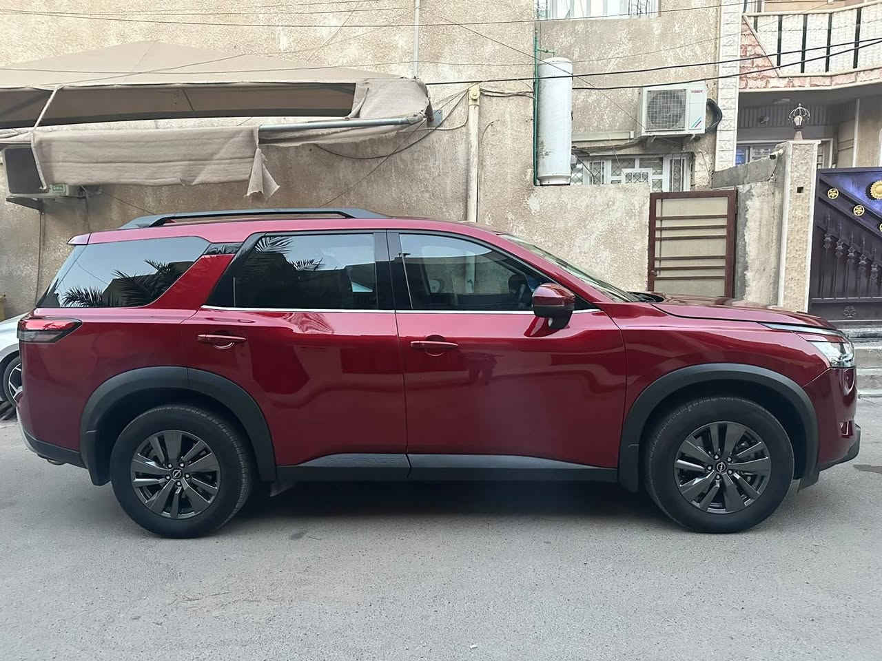 نيسان باثفايندر 2024 SV V6
السلام عليكم 

نيسان باثفندر  (( 2024 )) للبيع  لون ماروني 

موااصفاات السيارة SV 
محرك 6 سسلندر   3500
عداد المسافة 15الف قابل للزيادة

بصمة 
تشغيل عن بعد
رادار امامي (تحديد مسار)
رادار جانبي (نقاط عمياء)
رادار خلفي (تحذير من الاصطدام)
حساسات امامية+ خلفية
كاميرات 360°
كشنات مخمل
كشنات تدفئة
تحكم كشن السايق  كهرباء
اشاير بالمري
تبريد  3 قطع
تحكم وضعيات القيادة...Drive Modes 
شفتات + تحكمات ستيرن 
هيتر ستيرن
‏Apple Car Play
‏Android Auto 
هاند بريك بصمة
اوتو هولد Auto Hold
اوتو ستارت ستوب Auto Start stop
مانع انزلاق+ABS
شاشة كبيرة لمس+كاميرا
منافذ AUX+USB
7 راكب كشن متصل

السيارة حادثه موضح بالصور وصور الحادث مرفقة مضللة للجمالية رقم اربيل باسمي هزة تخلص شهر 5 2027
حتى مادوخك السيارة بنيد مبدل وجاملغ مصبوغ وراجع بصف السايق ايرباك ستيرن وتكمة ساق طاك / نقصها قبغ محرك ودرع جوه السيارة لايت تكمة ورة السايق عاطل  شك 10سم كشن السايق يتخيط  

مكان السيارة بغداد 
السعر 27500 $

***********
