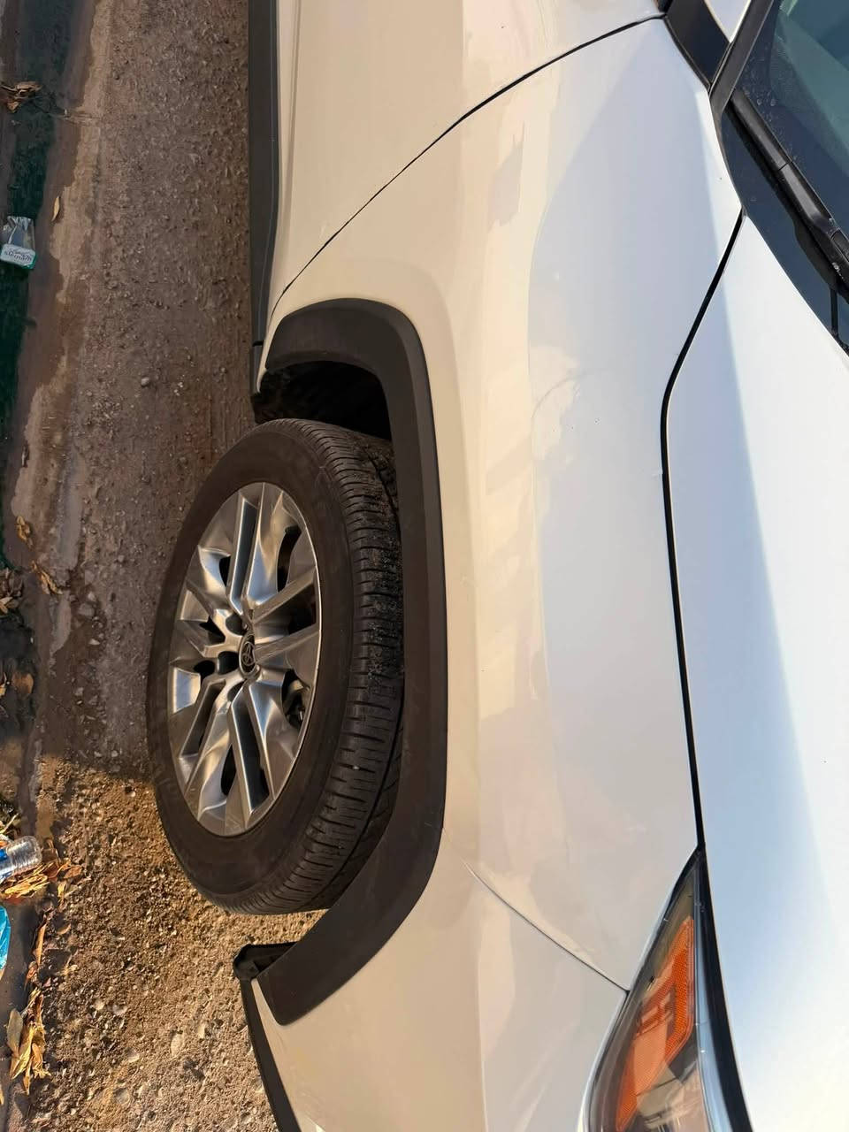 Rav 4 limited 2024 للبيع
سعر ٢٤٦
بانزين 
فول مواصفات و دعام خفيف
ماشي ٣٥ كم
تترقم ارقام شمالية

* المحرك: 2.5 لتر Dynamic Force، 4 سلندر
* القوة: 203 حصان
* العزم: 249 نيوتن متر
* القير: أوتوماتيك 8 سرعات
* الدفع: AWD-i / AWD حسب التجهيز الأمريكي
* الجنوط: 19 إنش
* المقاعد: 5 ركاب
* الشاشة: 10.5 إنش
* العدادات الرقمية: 7 إنش
* الصوت: نظام JBL متوفر ضمن تجهيزات الفئة
* فتحة سقف: متوفرة
* الباب الخلفي: كهربائي
* المقاعد الأمامية: كهربائية ومدفأة + تبريد
* المقود: مدفأ
* التشغيل: تشغيل بصمة/زر مع Smart Key
* الأمان: Toyota Safety Sense 2.5+، مثبت سرعة متكيف، رادار، تحذير النقطة العمياء، تنبيه حركة المرور الخلفية، وفرملة تلقائية.

للتواصل دزل رسالة على الواتس اب ***********
مكاني كركوك
