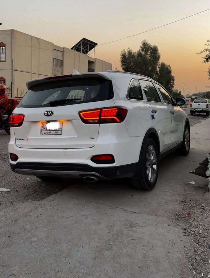 كياسورنتو 2019وراد خليجي
* 6سلندر 3500
* 7راكب
* 3قطع تبريد
* كشنات كهرباء
* مري شفط وتحكمات جهتين 
* بردات خلفية
* حساسات أمامية وخلفيه
بانوراما رادرات 
رقم بغداد 
* بيه صبغ قطعتين 
* بيه بارد بسيط بل جاملغ الامامي 

* مكان سياره بغداد 
*********** سعره 205 وبيه مجال
