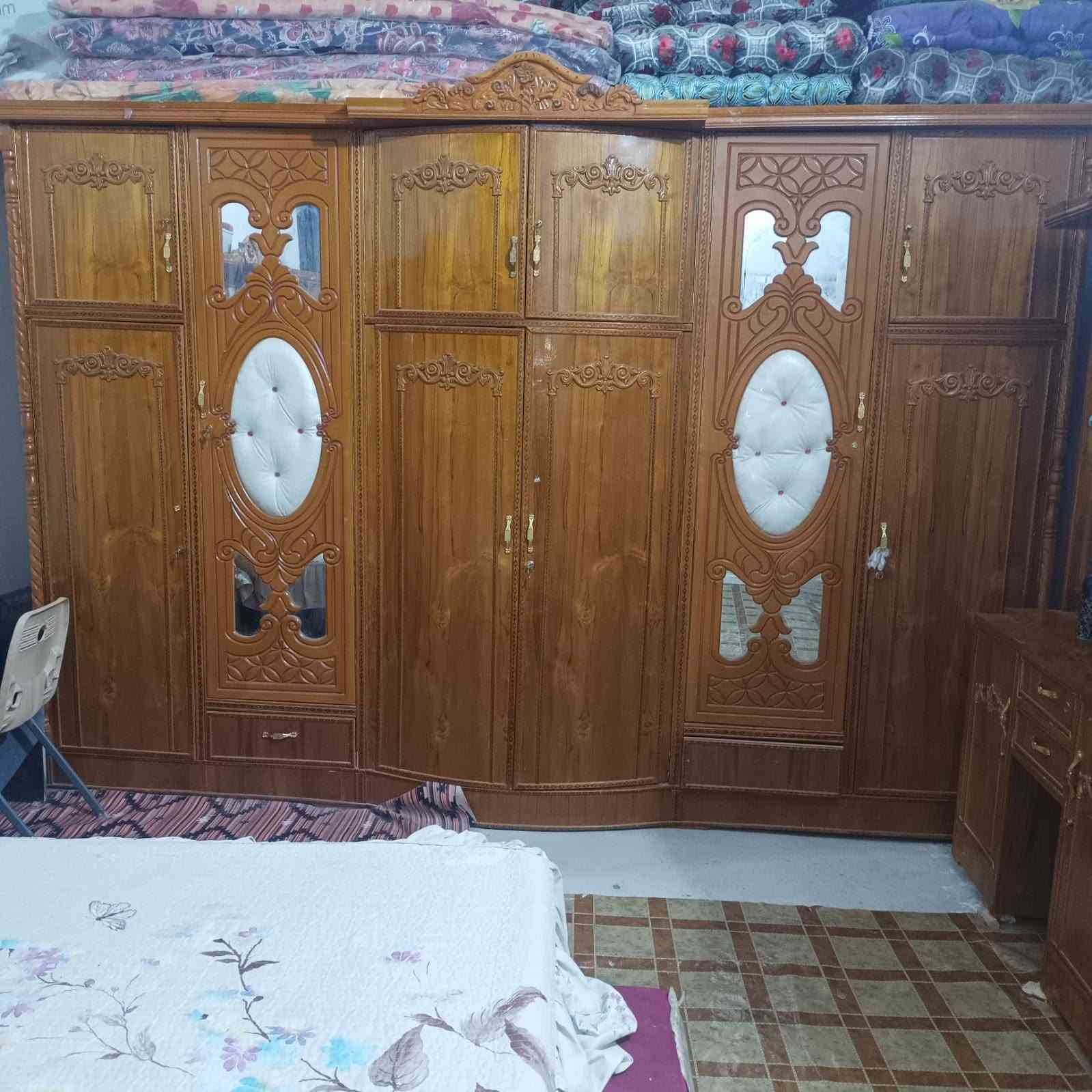 السلام عليكم غرفه للبيع نضافته ميه بالميه السعر 850 وبيه مجال للاتصال ***********
