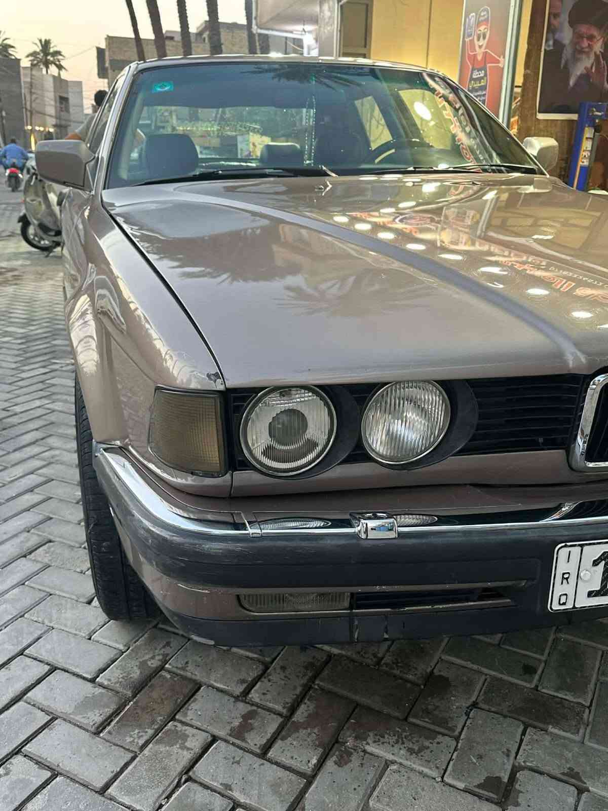 سلام عليكم بي ام 730 مفتوح موديل 1990رقم بغداد هزه وسنويه لحد 2031 سياره صبغ جماليه كير محرك صدر تبريد كله كفاله السعر 42وبيهه مجال ستفسار *********** مكاني بغداد حسينيه

