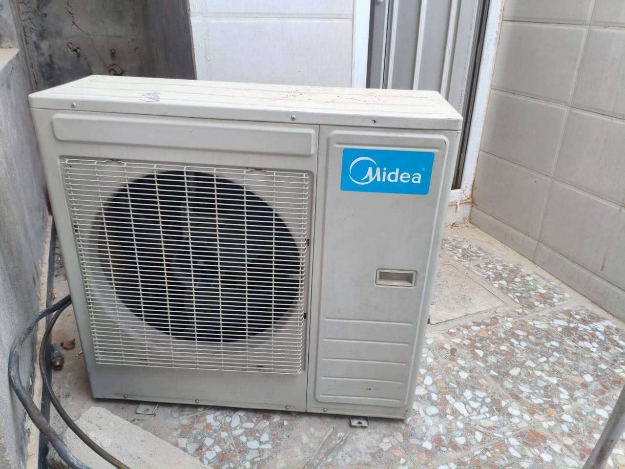 سبلت كنتوري ميديا ٣ طن ع فحص ***********
750
