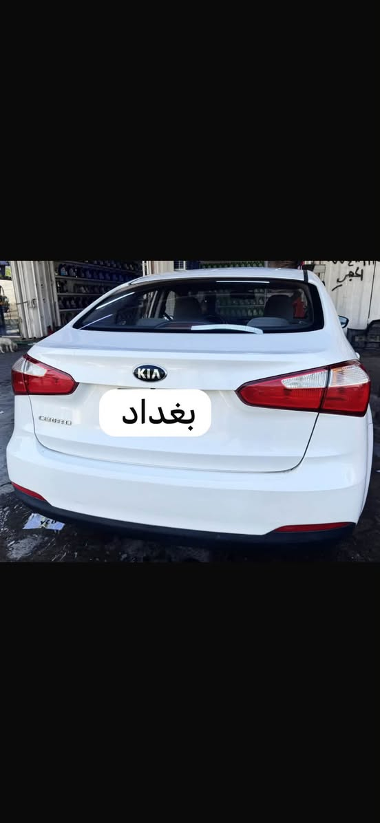 السلام عليكم
كيا سيراتو موديل 2016 خليجية 
فول عدى سلايت 
لد امامي 
تحكمات ستيرن 
ويل كب جبير 
مري كهربائي 
اشاير بلمري 

ماشية 66 حقيقي 

ملاحضات سيارة 
بارد شخط شبرين موضح بصور باب يمنى 

ربع بنيد موضح بصور وجوه قبغ بانزين صبغ 

باقي سياره كفاله 
تخم تايرات جدد شادهن 
فيت بم جديد 
دهن جديد مبدله 
كير محرك صدر خير من الله 

مكاني بغداد تقاطع درويش السيديه 
رقمي ***********

نص مكتوب في الصور:
- بغداد