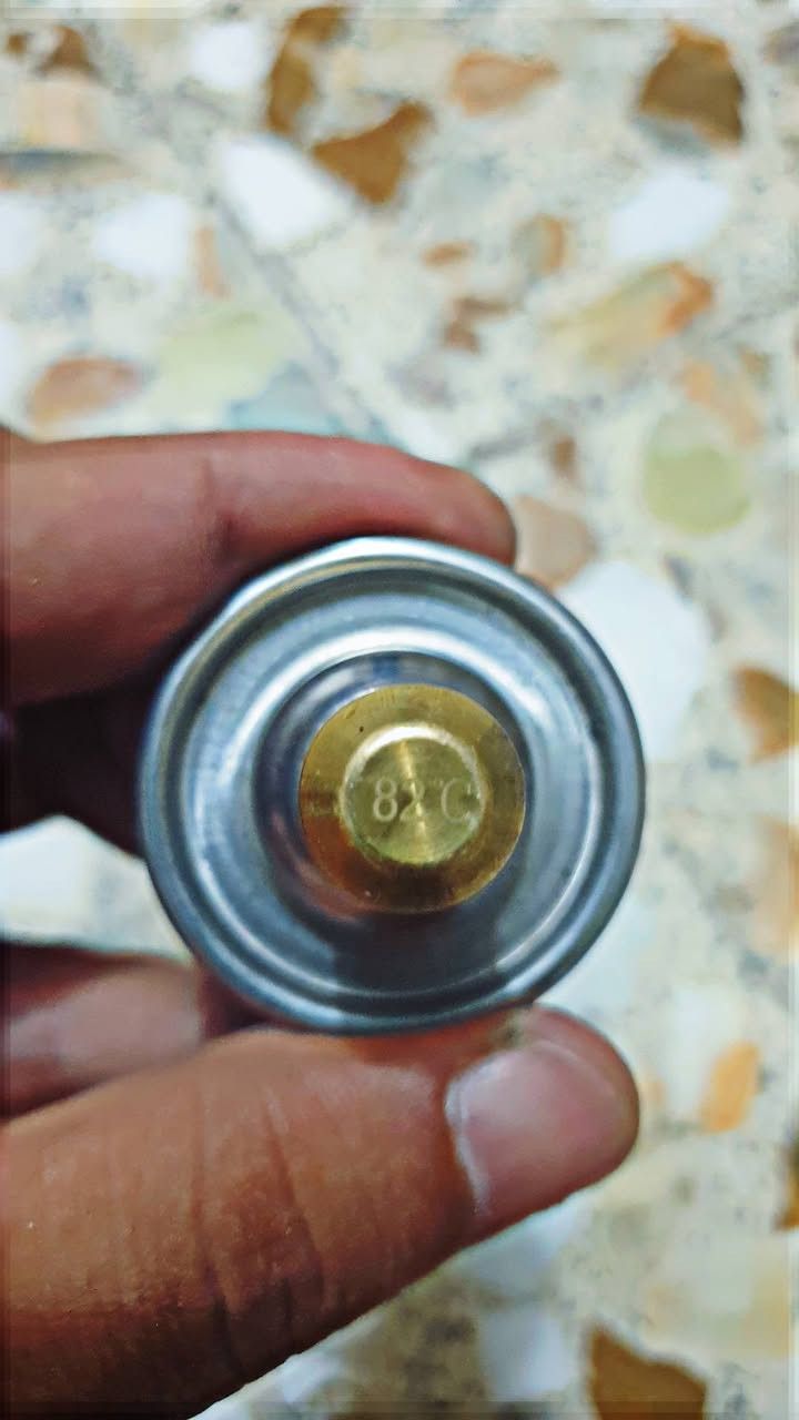 السلام عليكم شباب 
غراض للبيع قيم واخذ 

⚜ عينة كيجات 
⚜ كامرة خلفية مال تفصيخ اصلية
⚜ ولفات حماوة  82cْ + 95cْ
⚜ تايرات زوج نص عمر 275/40/20 
⚜ تاير تك 225/65/17 
⚜ تاير تك 315/35/20 
🚕 توصيل لكل المحافظات ✅
📍مكاني صلاح الدين _ الدجيل 
📞 *********** واتساب 
📞 *********** اتصال
