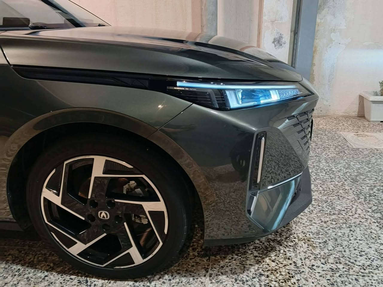 شانجان ايدو بلاص ٢٠٢٥
شانجان ايدو بلاص لامور اعلى فئه ٢٠٢٥ فول مواصفات 
لون اخضر غامق ( زيتوني ) 

رادارات امامي خلفي جانبي
 ٣٦٠ درجه

كامرات امامي خلفي جانبي 
٣٦٠ درجه
بانوراما

حساسات 

نضام قياده + مثبت سرعه 

حساس على السائق في حال اغمى عليك 

ايمائات تتحكم من خلال الاشاره فقط

اوامر صوتيه 

وبعد بيها هواي مواصفات ما يخلصن 

عارضها  ٢٥ مليون وبيها مجال 

بيها بارد اربع اصابع اسفل الباب فقط مكفوله من صبغ
مكانها بغداد السيديه 
*********** هـ
