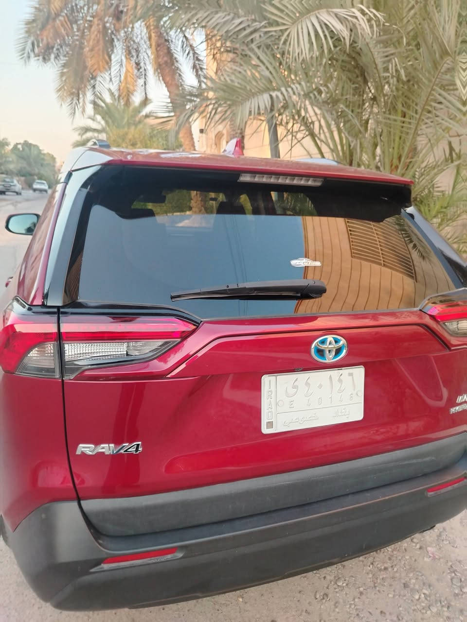 🚘 للبيع | تويوتا RAV4 Hybrid LE 2022
🔴 اللون: أحمر

🔥 راف فور هايبرد | اقتصادية وقوية | دفع رباعي

المواصفات:

• موديل 2022

• فئة LE Hybrid

• محرك 2.5 لتر، 4 سلندر هايبرد

• قوة 219 حصان

• AWD دفع رباعي

• الكير CVT أوتوماتيك

• شاشة

• Apple CarPlay وAndroid Auto

• كاميرا خلفية

• مكيف أوتوماتيك

• مثبت سرعة

• أنظمة أمان Toyota Safety Sense 2.0

• جنوط 17 إنش

• 5 مقاعد

• الممشى عند الاستيراد: 160,000 ميل

• الممشى الحالي: 175,000 ميل

• معاها طقم كشنات جلد لون رصاصي

🇺🇸 وارد أمريكي – ضربتها باب السائق

🎨 الصبغ:

• باب السائق

• الباب الخلفي جهة السائق

• الجاملغ الأمامي جهة السائق

✨ السيارة جاهزة من كل شيء

📌 رقم الشاصي VIN: 2T3MWRFV8NW137729

📍 العنوان: بغداد – اليرموك

💰 السعر: 20,000 $ قفل مال بيع — مناسب جداً

📞 للتواصل: *********** (واتساب)
