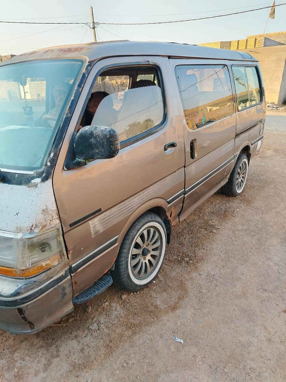 هايسه تيوته ياباني مديل 91 رقم فحص  موقت  بصره سياره اصوليه مكينه وكير ونجي مكينه بيها تبخير  عندي بيها وكاله بسمي السعر 15 وبيها مجال   ***********
