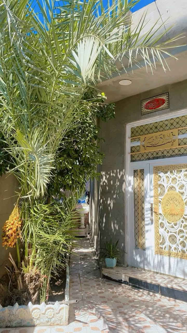 دار للبيع الموقع دور الزراعه الرابعه
البيت مساحه 225 متر طابو 25 باسم صاحب الدار 
البيت يتكون من : 
استقبال / مطبخ / صاله / غرفه عدد ثنين / مغاسل داخلي ومغاسل خارجيه / طابق ثاني فقط بيتونه وغرفه 
البناء نظيف متوفر ماء كهرباء وتبليط 
السعر 100 وبي مجال للاستفسار رقم الهاتف ***********
