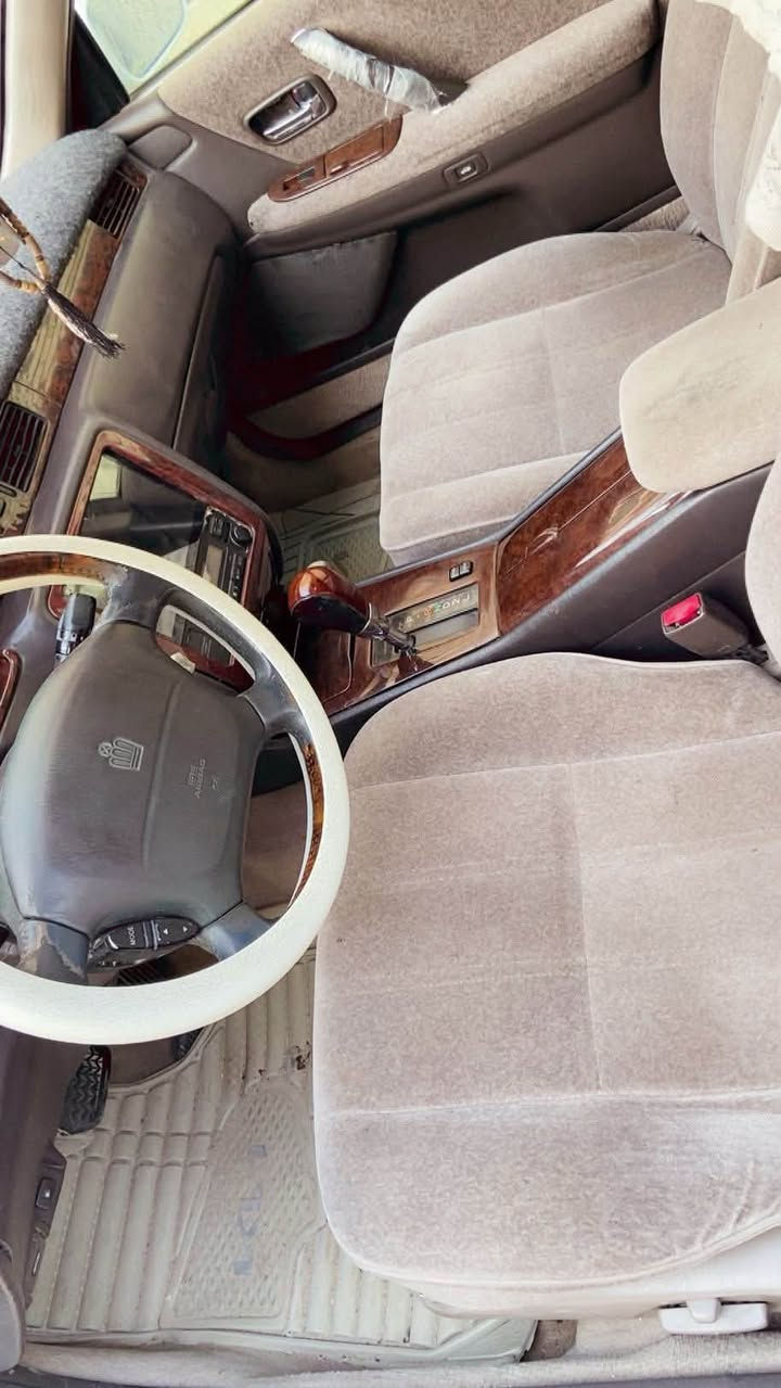 للبيع كراون راس الثور
محرك VVT-i 3000 فيشتين شاصي155

رقم انبار المرغوب باسمي، شخصين مداور بالنجف، شوكت ما يعجبك

مواصفات: عسليه لسياره بلكامل شاشة اندرويد، تبريد خلفي، جنجر 12قرص، كشنات كهرباء، ستيرن كهرباء

كفالة عامة - بيها بارد قليل بالبدنه هاي ممحسوبه حداديه حلوه تخم تاير نضاف 

السيارة مال جناي وممتعوبة كلش

السعر 104وبيه مجال لشراي 

للاستفسار ***********
