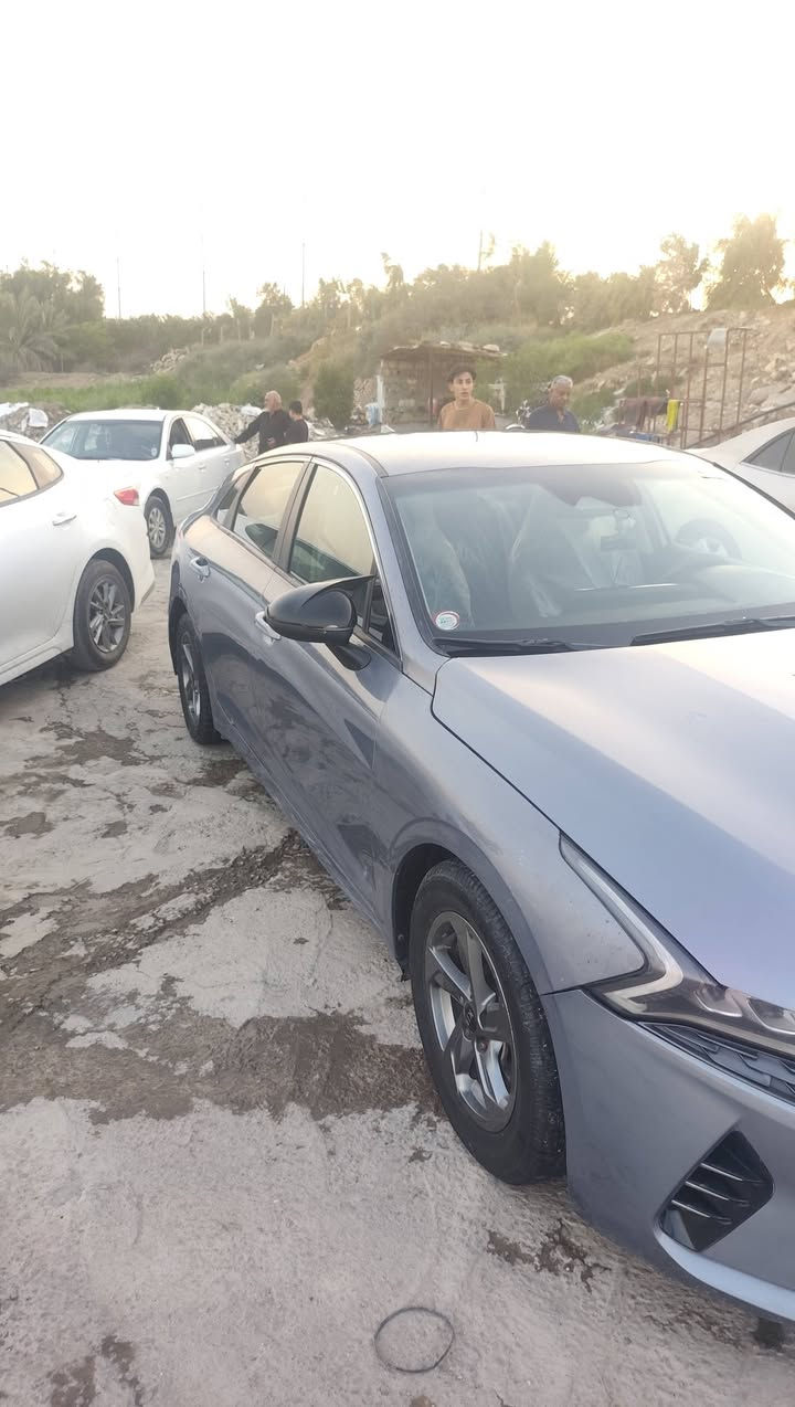 كي فايف جاهزه موديل 21فول مواصفات عده الفتحه كامره خلفيه اماميه ردار جانبي نقطه عمياء مكينه 1600تيربو120 وبيه مجال اومرواس الشراي يتصل ***********
