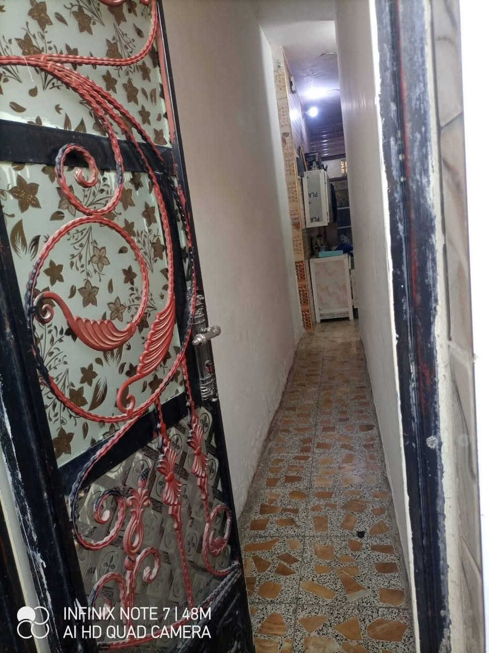 سلام عليكم
نصف قطعه للبيع  72م قاطين بناء حديث 
 مدينه الصدر قطاع 23 
قرب منصه حسن سالم 
تحتوي على ثلاث غرف واستقبال 
مطبخ عدد 2 حمام عدد2 
بناء جديد 
عاليه عن الشارع اي استفسار انتصال على رقم اني مكلف بنشر 
***********
