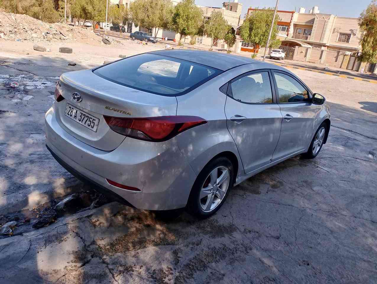 السلام عليكم للبيع فقط النترا موديل 2012 رقم دولي نجف بسمي حداديه 75بل ميه كهربائيات شغاله تبريد شغال بس ضعف بل كمبريسر شويه مكينه 1800 وارد خليجي تخم تاير  باتري جديد ادامه كامله لل مكينه السياره بيه صبغ ++ جراد متوسط  السعر 79وبيه مجال بسيط رقم الهاتف *********** @إشارة
