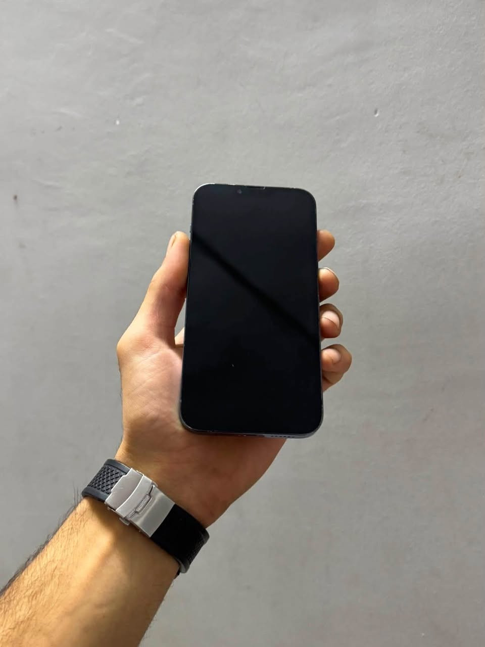 السلام عليكم
iPhone 13pro max 

مبدل شاشة اصليه oled وضهر ليزر أصلي

ذاكرة 256

بطارية 77بلادية

السعر 490 
***********
