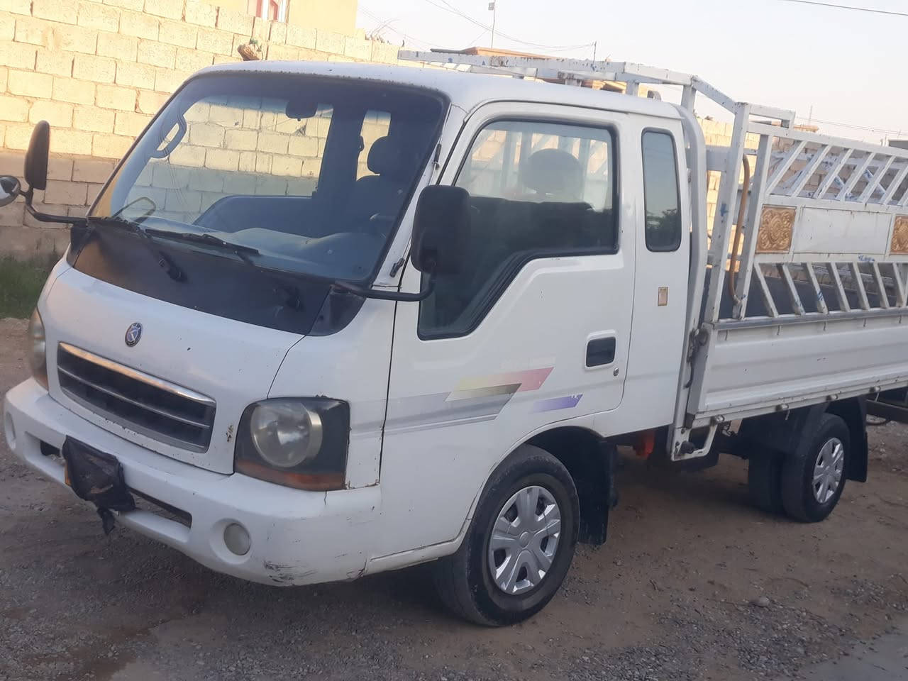 السلام عليكم  اخون اقره المنشور او خابر كيا بزون موديل ٢٠٠٣ما مسجل ادوت كير محرك اكسن شرط سدر جديد كهرباء كله شقاله سياره جاهزة مابيه نقص  رقم الهاتف *********** السعر ٣٨ وبيه مجال
