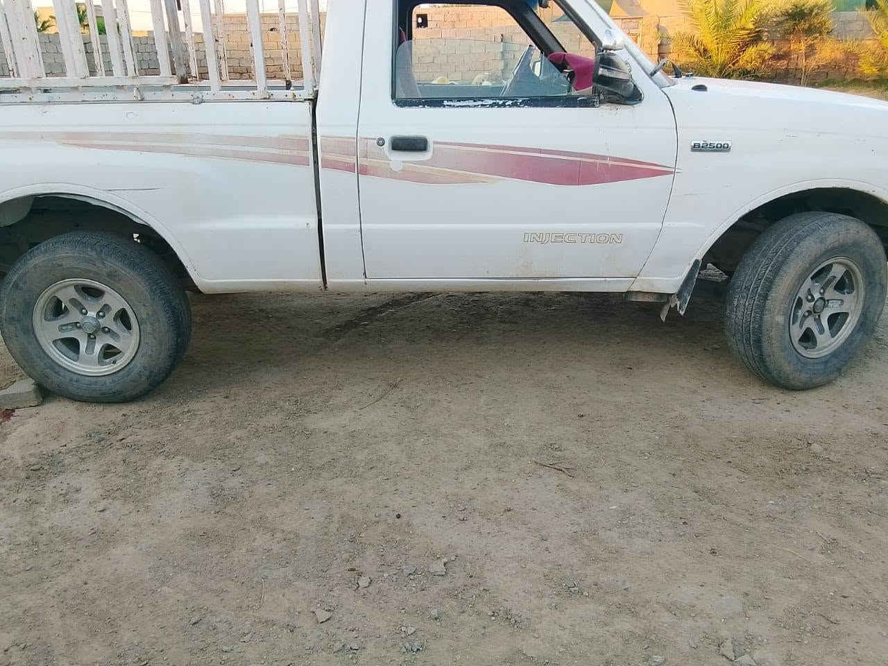مكلف بالنشر بكم مازده موديل 99 سياره حلوه مال جناي جاهزه شرط تحويل من الشرعي المكان الزاب***********  السعر28 وبيها مجال بسيط
