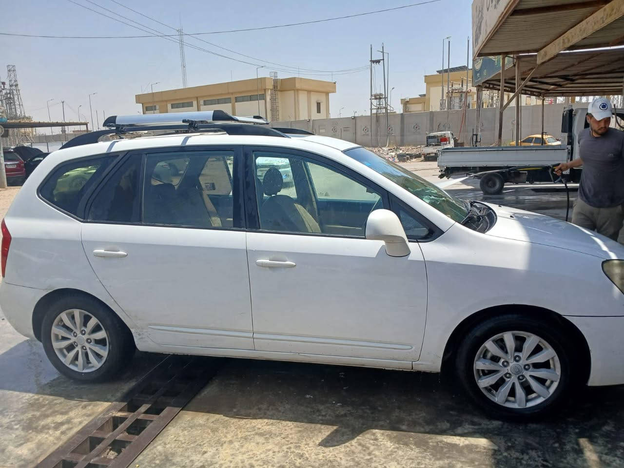كيا كارنز ٢٠١٠ خليجي محرك ٢٠٠٠ فتحه بالسقف
باسمي شرط التحويل 
كير شرط بلادي 
محرك شرط بلادي 
تخم تاير 
ضررها قطعه وحده بدون دواخل  شبرين جاملغ خلفي جهه السابق
 
سنويه2030 الاتصال ***********
السعر 106 بيه مجال
