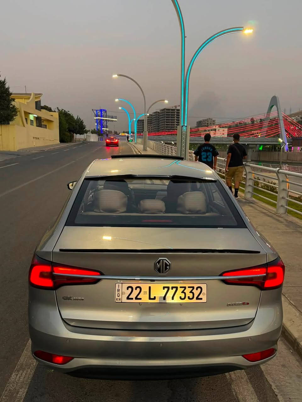 ---
للبیع 🚨
MG 5 | المودیل: 2023 | اللون: سلفر 

المواصفات:
المحرك: 1.5 تيربو 4 سلندر
القوة: 173 حصان 
ناقل الحركة: اوتوماتيك 7 سرعات DCT
التسارع: 0-100 كم/س خلال 8.5 ثانية
صرف البنزين: 5.9 لتر / 100 كم
حجم خزان الوقود: 50 لتر

المواصفات الداخلية والخارجية:
شاشة 10.25 انچ + شاشة عدادات ديجيتال 7 انچ
Apple CarPlay + Android Auto
كاميرا 360 درجة + حساسات امامية وخلفية
نظام MG Pilot: فرامل طوارئ، تثبيت سرعة ذكي، تنبيه الخروج عن المسار
مقاعد جلد + مقعد السائق كهربائي
سقف بانوراما 
جنط 17 انچ
مساحة الصندوق: 479 لتر
ماشي. 78 Km
السيارة نظيفة جدا وبحالة ممتازة 
للمزيد من المعلومات والصور تواصل واتساب: [رقمك]
سعر 99$$
***********
