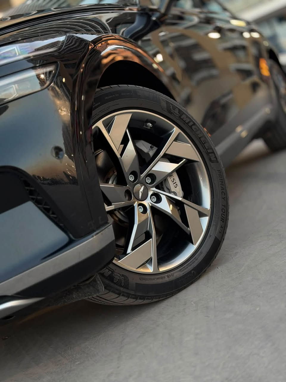 جينيسس Electrified GV70 Advanced AWD موديل 2024
كهربائية بالكامل
ماشية 22 ألف كم
فل مواصفات

💎ــسعر✅:: الــرد تلقائــي📮

دبل ماطور كهربائي
دفع رباعي AWD
قوة 485 حصان
بطارية 84 كيلوواط
مدى يصل إلى 490 كم بالشحنة
شحن سريع من 10% إلى 80% خلال 18 دقيقة
نظام دفع رباعي ذكي
نظام تعليق متكيف إلكترونيًا
قيادة شبه ذاتية
مثبت سرعة متكيف
تثبيت ومساعدة المسار
رادارات أمامية وخلفية وجانبية
كاميرا 360
حساسات شاملة
نظام أمان متكامل
سقف بانوراما مزدوج
داخل جلد فاخر
كوشنات كهرباء
مساج كوشنات
تبريد وتدفئة كوشنات
شاشة رقمية 14.5 إنش
نظام صوت Lexicon
شحن لاسلكي للهاتف
تكييف منفصل رباعي
إنارة داخلية محيطية 64 لون
مرايا جانبية كهربائية
صندوق خلفي كهربائي
إضاءة ليد أمامية وخلفية
مقصورة فخمة وعزل ممتاز
وباقي مواصفات فئة Advanced
حالة السيارة:
وارد أمريكي
الضرر قطعة واحدة فقط
تبديل بنيد أصلي بلادي
رقم بغداد تحويل مباشر
مكان السيارة: بغداد

رقم التواصل::

*********** 
واتساب واتصال

