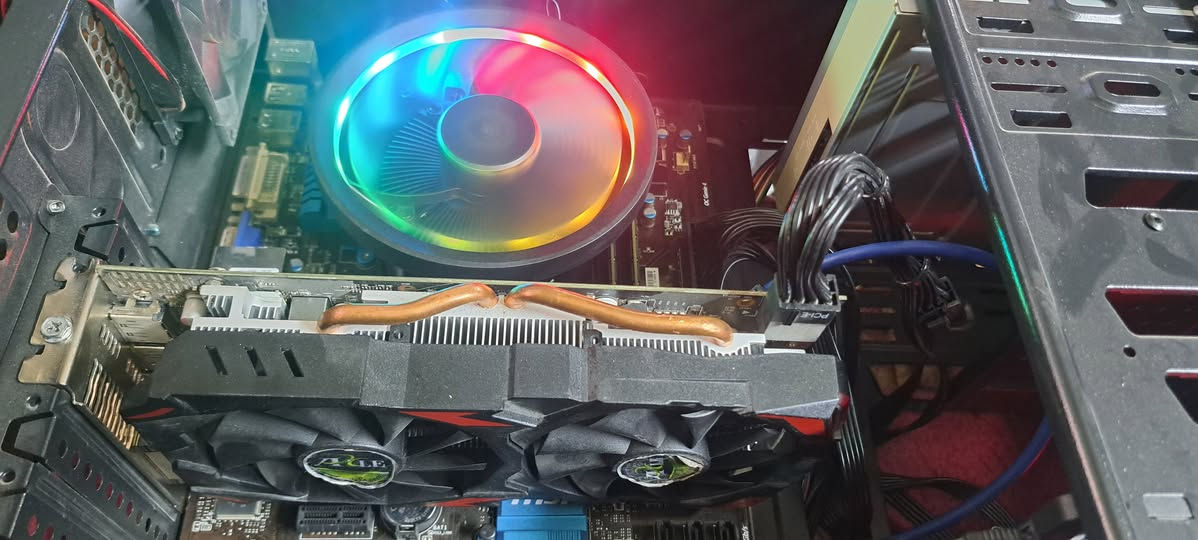كيس تجميعة العاب 

المعالج intel core i5-4460

الرام   ddr3 16gb 

المذربورد  msi b85 ie35

كرت الشاشة axel rx 580 8gb

الكرت اصلي مو صيني

الهاردات. ssd 120   had 500 

البورسبلاي  mas 650 wat

الكيس منصب بي ٣٠ لعبة

سعر الكيس 235 الف 

بغداد شارع الصناعة 

لايوجد توصيل رقمي ***********
