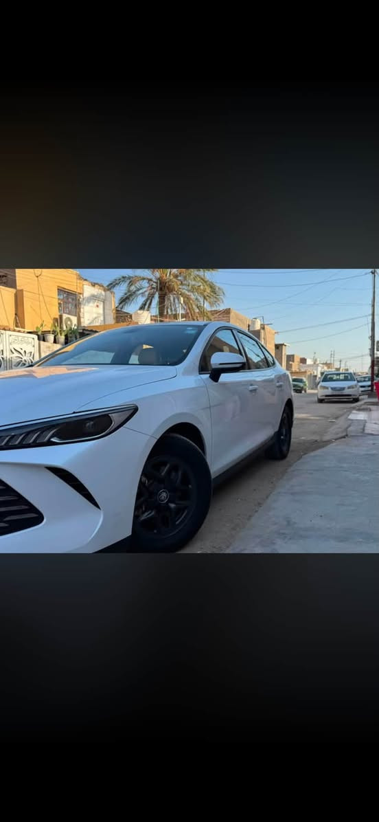 السلام عليكم 
Byd للبيع موديل 2025
رقم بغداد مميز بأسمي ماشية 23 الف مكفولة من الصبغ والضربة 

⚡ تمشي لحد 55 كم بالشحنة
⛽ ومدى إجمالي يصل إلى 2,100 كم حسب ظروف الاستخدام

✨ المواصفات:
✅ LED نهاري
✅ عدسات زنون
✅ ويل قياس 16
✅ إشارات بالمرايا
✅ دخول ذكي
✅ مقاعد جلد باللون الزيتوني
✅ شاشة تدعم الوسائط
✅ شاشة عدادات ديجيتال
✅ تحكمات ستيرن
✅ گير كريستال
✅ قطعتين تبريد خلفية
✅ مساحة خلفية واسعة
✅ حساسات خلفية
✅ كاميرا خلفية

للاستفسار *********** 
السعر 19700 وبيهة مجال
