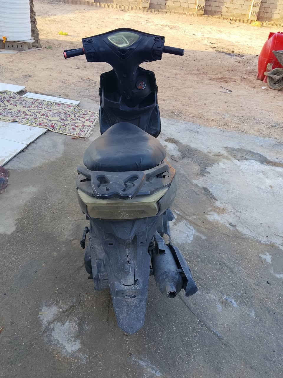 ماكس مضلع 
شغاله من كلشي مابيه نقص 
نكره سلف 
كزوز رياضي 
شويه كفرات تعبانه 
شرط شلعه معدل سعره ٣٠٠ وبيه مجال ***********
